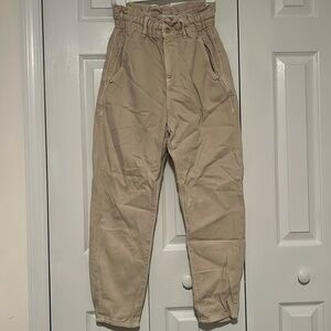 Cargo high waisted pants with cinched waste